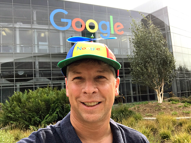 Googler wearing a hat